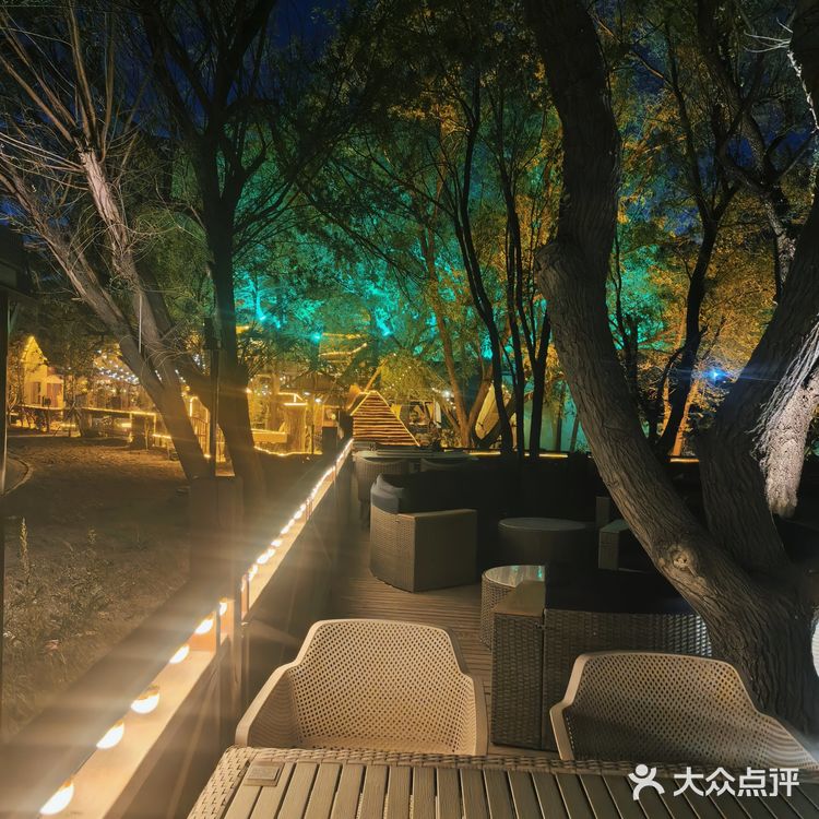 这不仅是一家酒吧