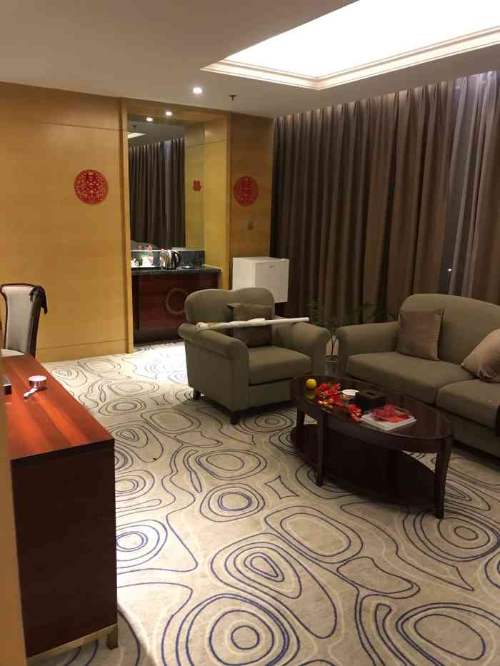 新泰荣峰国际饭店北楼图片