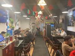 大堂-長壹旋转烤吧 农家鸡火锅