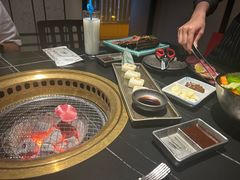 -山川小町·极番烧肉(新地假日广场店)