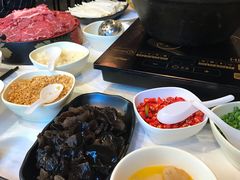 -鲜入围煮花胶鸡海鲜火锅