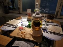 日本白桃乌龙茶配饼干-春树下·树屋花房西餐厅(罍街AS1980店)