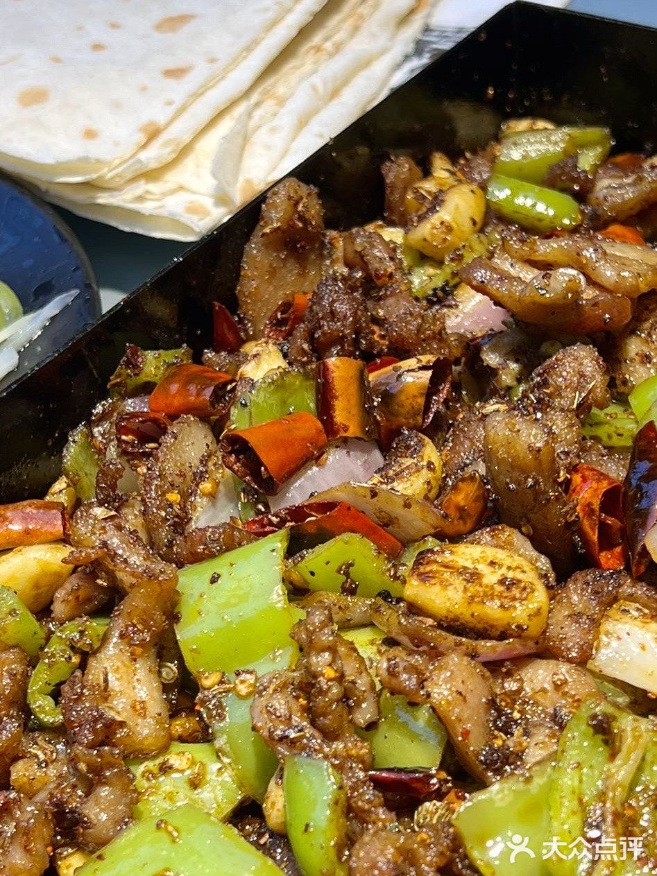 真不愧是青岛必打卡海鲜戳子肉店 家里人也是边吃边夸呀…
