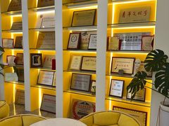 -首脑美容美发化妆美甲培训学校(龙岗校区)