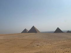-吉萨金字塔群