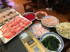 -沸炉重庆老火锅(军事博物馆店)