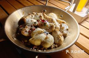 Sautéed Mushrooms with Ham and Pine Nuts