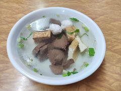 -松树干拌面店