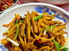 -肥小宝·金牌油焖大虾(襄阳龙虾地标店)