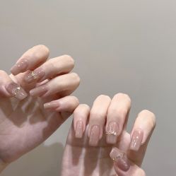 -花岐款式专研健康美甲沙龙