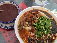 合川正宗红烧羊肉米粉-袁妈红豆汤(重庆总店)