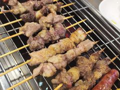 -哈尔滨小酒馆·鲜肉现穿自助烧烤(康新花园店)