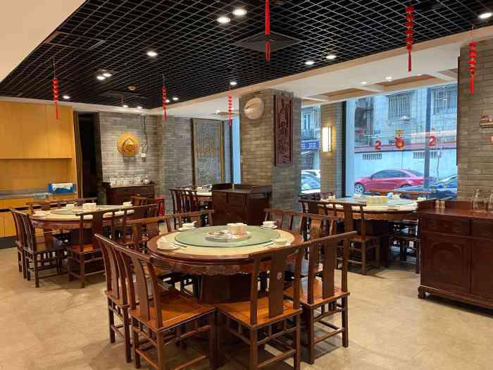 东阳餐馆(长生路店)-"全家去的长生路的这家,菜做的是味,瓦罐鸡.