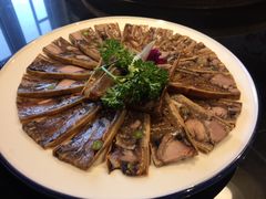 -鱼窝棚柴火铁锅炖(富山屯店)