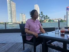 -曼谷湄南河畔华美达广场酒店