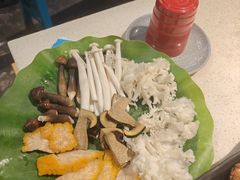 -钢管厂五区小郡肝串串香火锅(梅川路店)