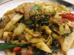 酸菜炒生肠-东江厨岸（惠州味道）(江畔花园店)