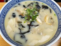 鲍蛤蛏海鲜面-沪西老弄堂面馆(定西路店)