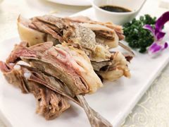 手抓羊肉-那达慕蒙古风味酒楼