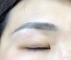 -一个差评成就的纹眉店
