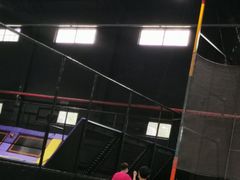 -嘿哟动霸CHUA·新潮玩运动娱乐中心·蹦床滑冰团建乐园