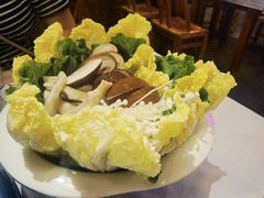 -霄汉牛三鲜湖北砂锅菜(万松园2店)