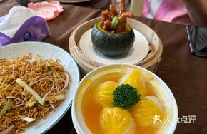 Golden Soup Steamed Shrimp Dumplings