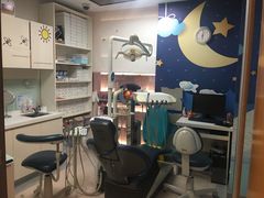 -瑞尔齿科(南京东路名人诊所)