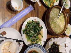-泉畔人家·老济南经典鲁菜(大明湖店)