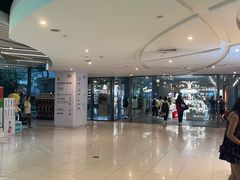 -虹桥天地-停车场