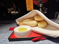 人餐前面包-弦月窗LUNETTE BY AMANDA(复兴路店)