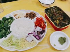 -官塘陈记鱼生·潮汕砂锅粥·牛肉火锅(潮枫路总店)