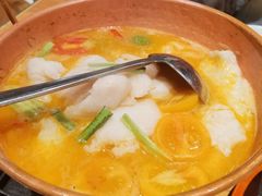 野果酸汤鱼-云海肴·汽锅鸡·云南菜(高德置地店)