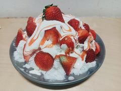 草莓白雪流奶冰-乐果甜心·潮汕冰室