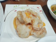 黄桃蜜汁锅包肉-太平洋丽晶酒店