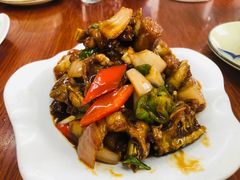 -胡子饮食店