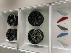 -小鹏汽车(北京龙湖长楹天街销售中心)