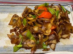 -香巴拉云南餐厅(华莱坞店)