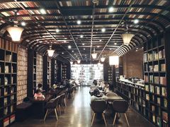 -钟书阁(松江泰晤士小镇店)