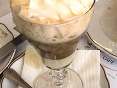 -Majestic Café