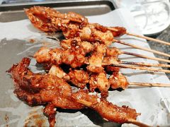 -何妹湿辣牛肉·粤式烧烤砂煲(桂雅路店)
