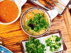 拉克申酱料-毛辣果·贵州红酸汤牛肉火锅(西单店)