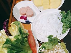 -野山舂·贵州现舂酸汤火锅(鸿通城店)