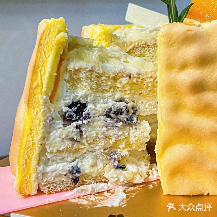 黑池蛋糕是来报恩的吧‼️榴莲脑袋能空口吃一个🤤
