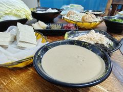 -洞庭洲·防空洞火锅·烧烤·铜锅涮肉(新百广场店)