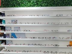 -美式眼镜·授权蔡司.依视路.尼康.豪雅.明月(南翔印象城店)