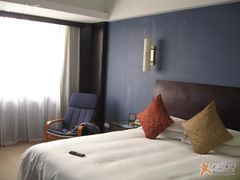 大床房房间内-杭州西湖艺联君亭酒店(黄龙体育中心地铁口店)