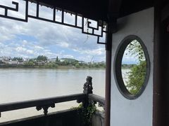 印象徽州江边风景-印象徽州·正宗徽菜体验店