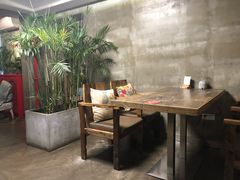 -HIGH FIVE哈福手工汉堡(桂林路店)