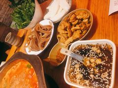 -野山舂·贵州现舂酸汤火锅(鸿通城店)